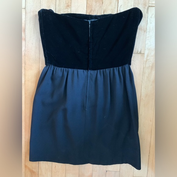 Vintage Valentino Black Velvet Mini Dress, size XS/S - Picture 2 of 4